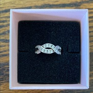 EUC Sterling Silver Twisted Band Ring